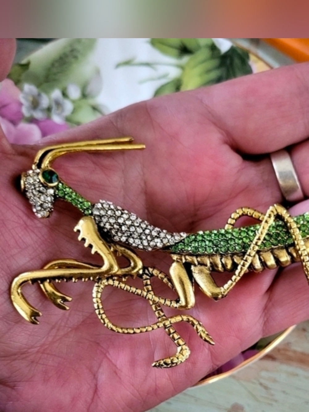 Praying Mantis Rhinestone brooch - LARGE